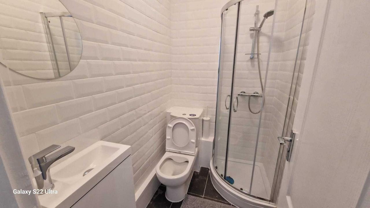 Sapphire Apartments Cardiff Esterno foto