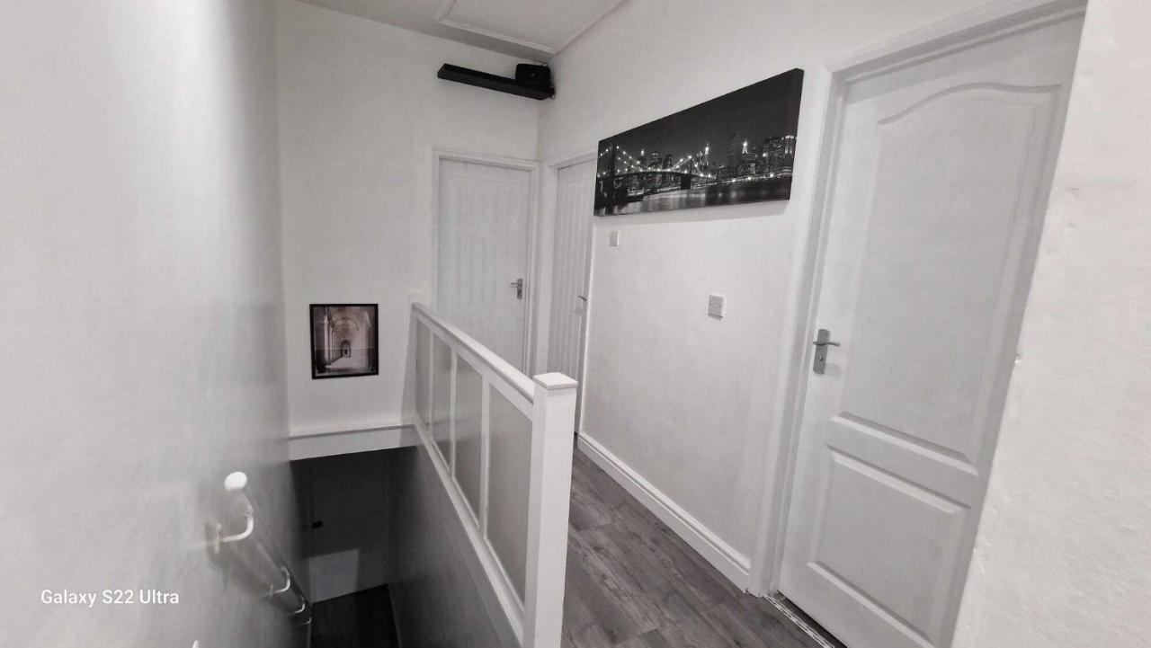 Sapphire Apartments Cardiff Esterno foto